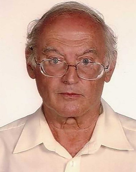 Oprita, Mircea